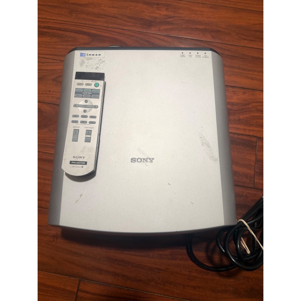 Sony Cineza VPL-HS51 LCD home Theater Projector Silver with Remote 1200 lumens